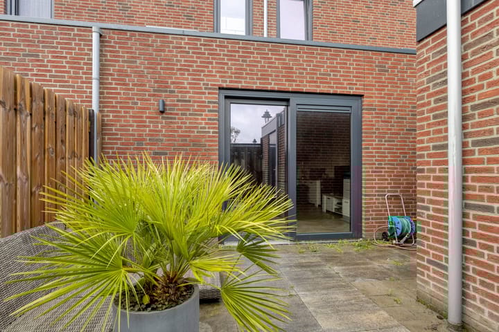 Foto 16 van John Bardeenstraat 8