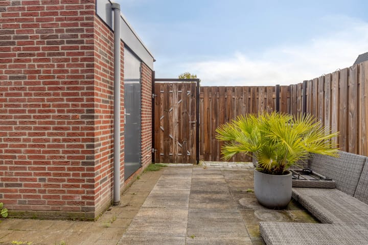 Foto 15 van John Bardeenstraat 8