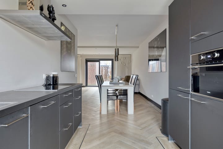 Foto 13 van John Bardeenstraat 8