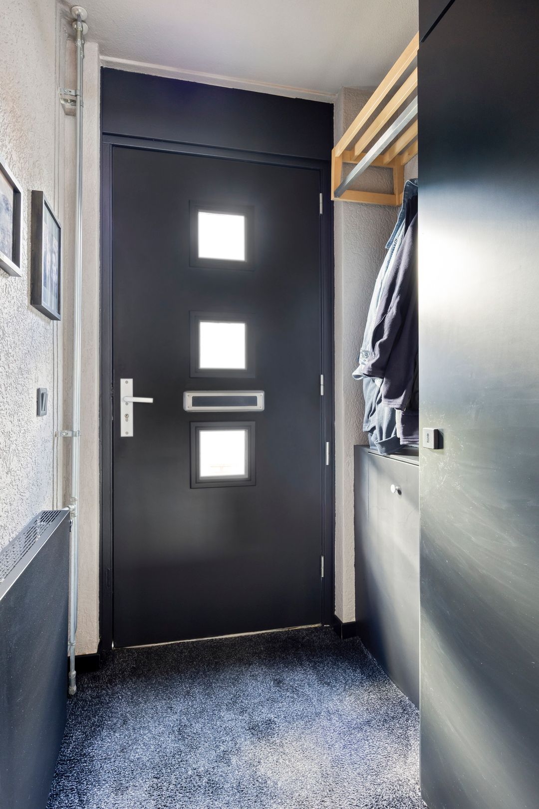 Photo 7 of Gelaarsde Kat 48