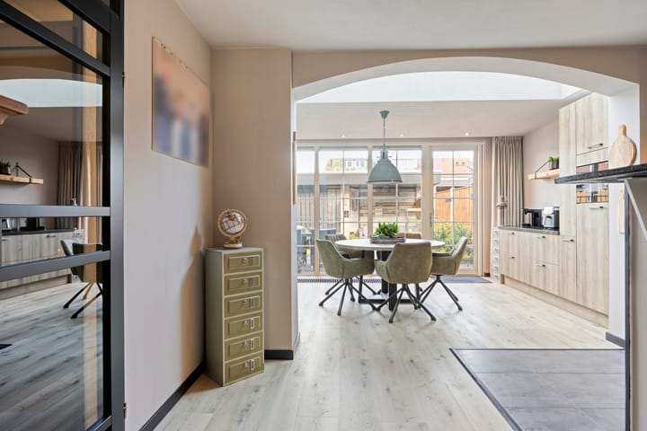 Photo 14 of Gelaarsde Kat 48