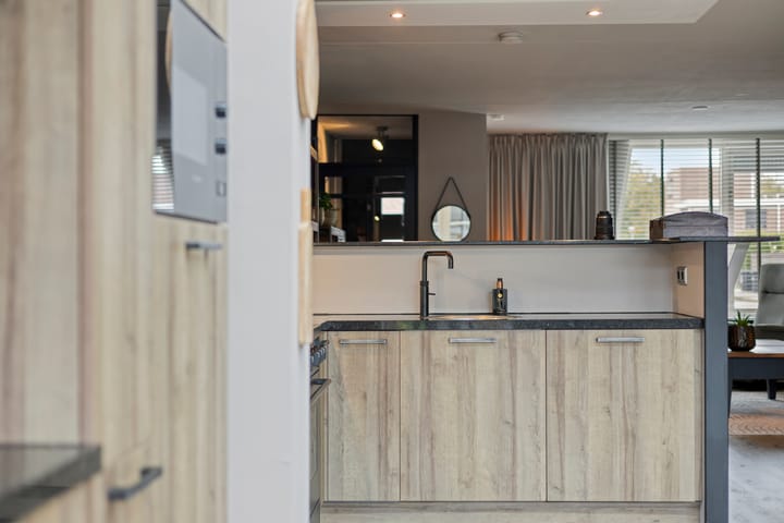 Photo 22 of Gelaarsde Kat 48