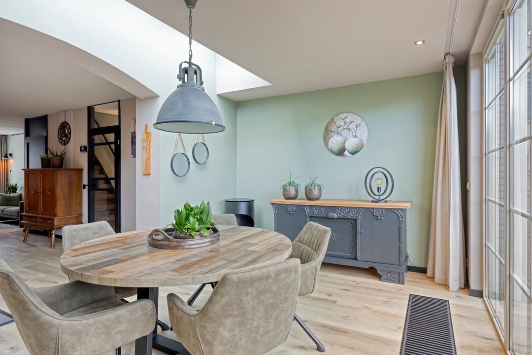 Photo 28 of Gelaarsde Kat 48