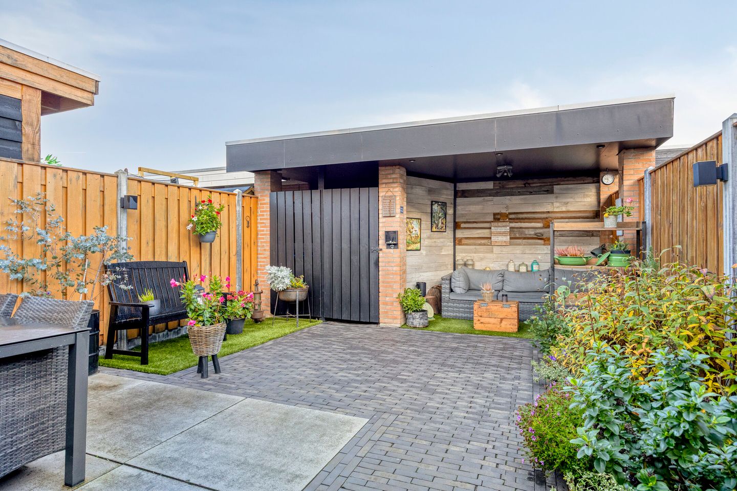 Photo 44 of Gelaarsde Kat 48