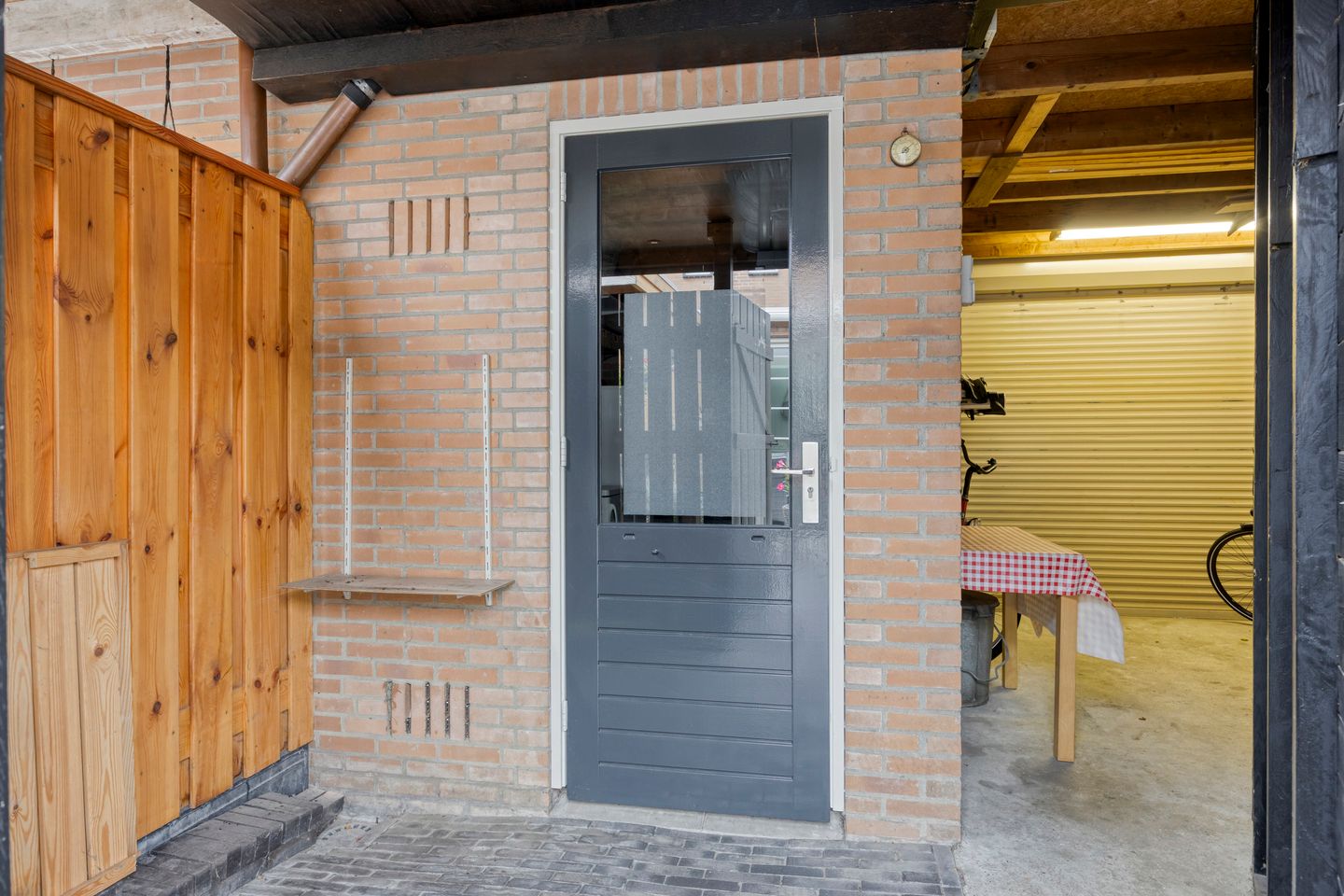 Photo 49 of Gelaarsde Kat 48