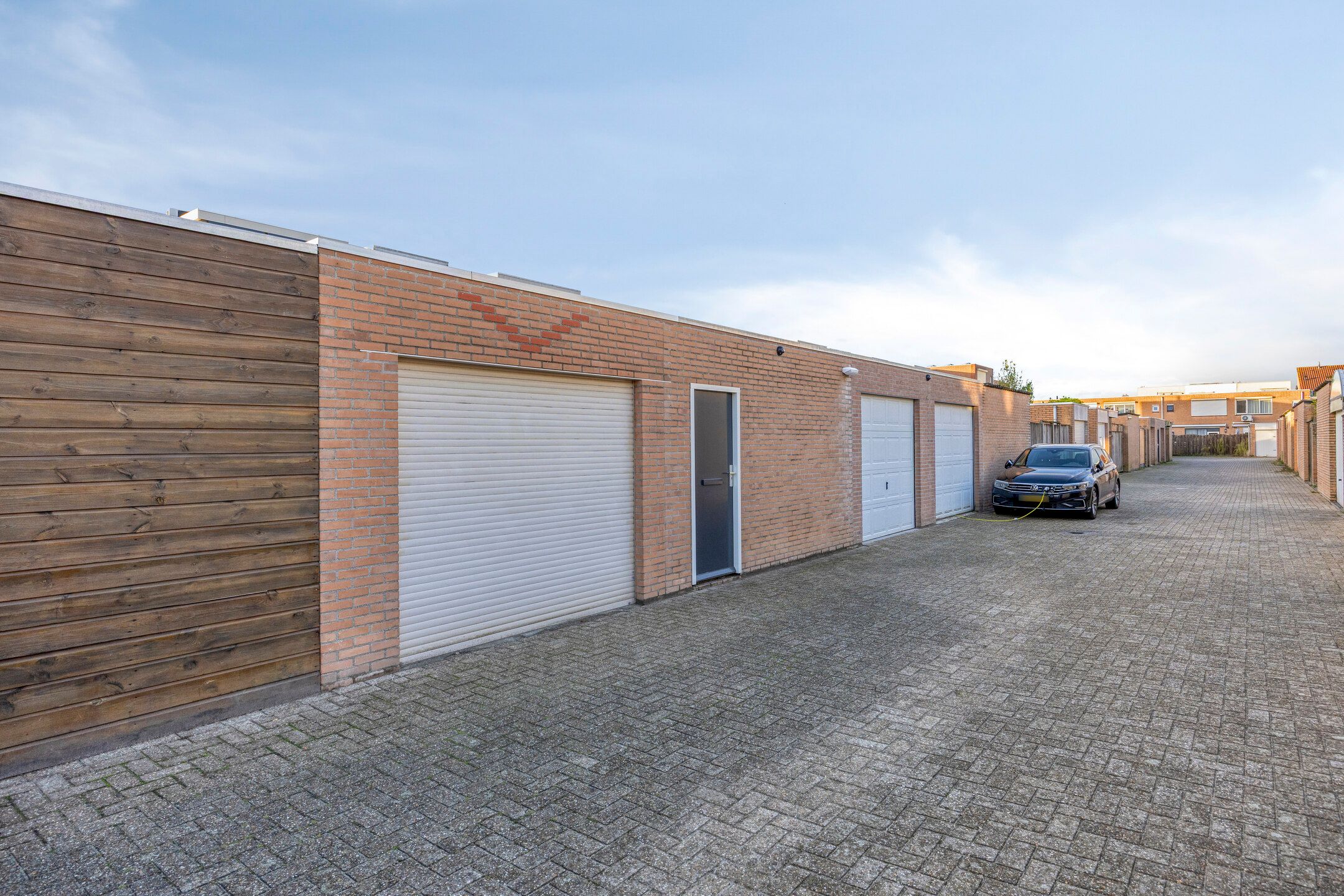 Photo 54 of Gelaarsde Kat 48