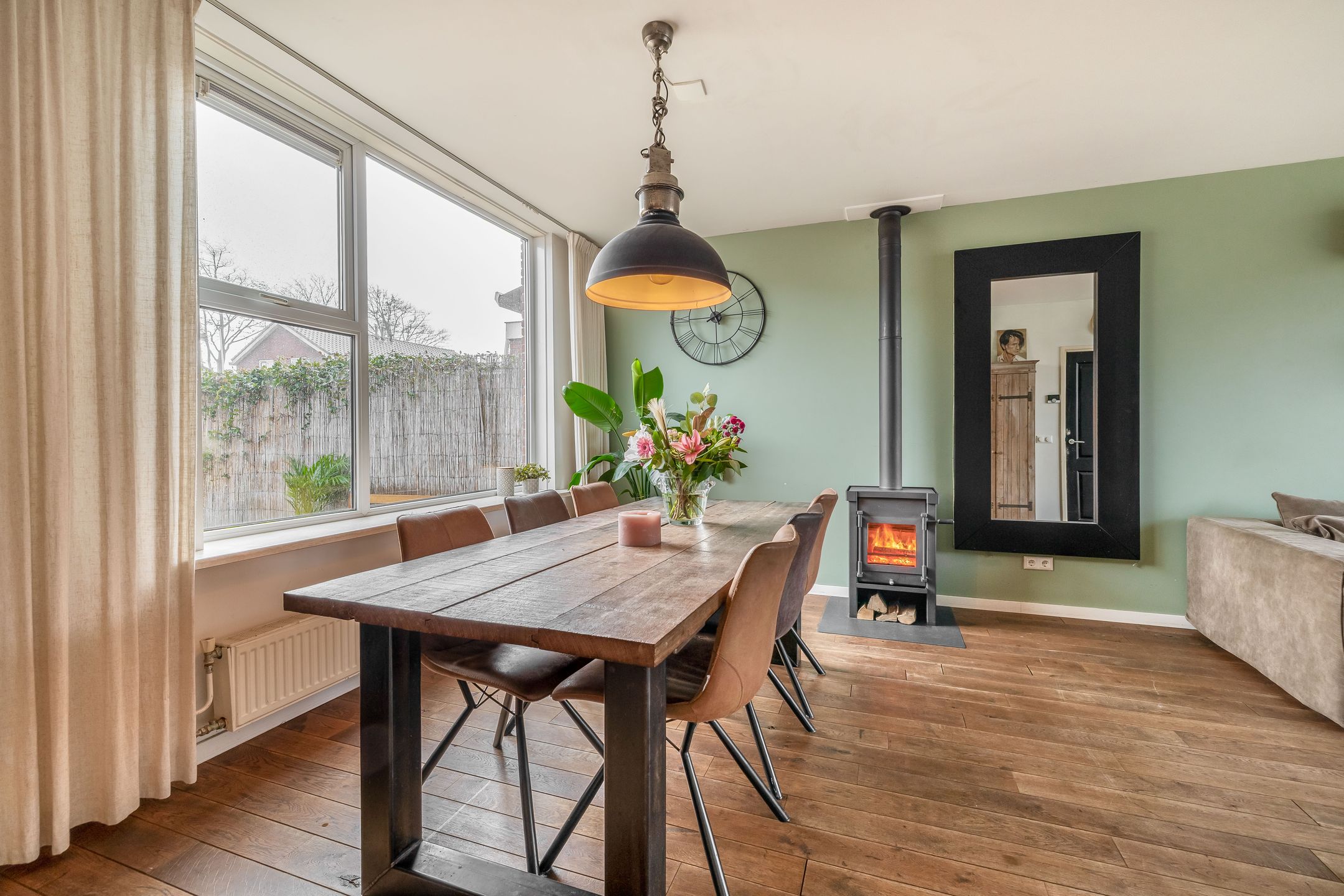 Foto 15 van Burg G H Mulierstraat 30