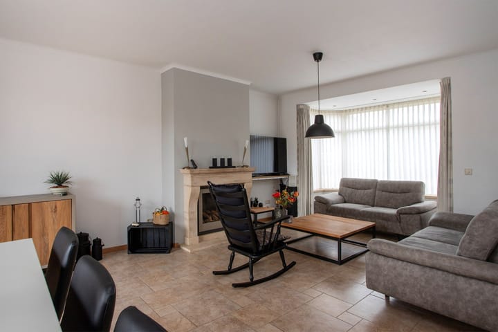 Photo 6 of Dokter Rauppstraat 1-A