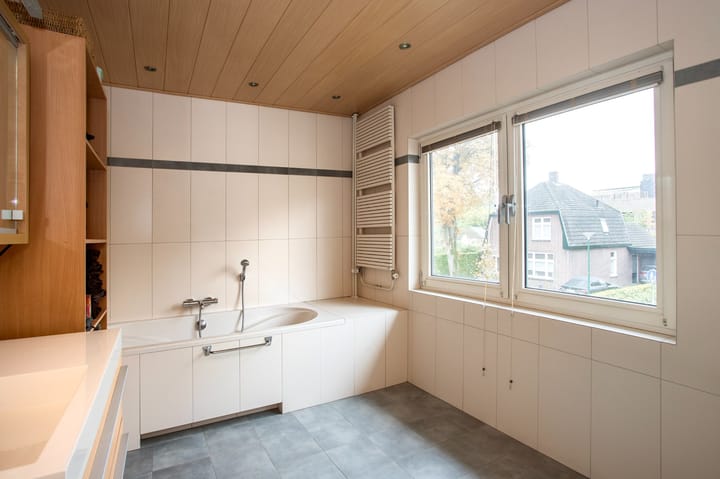 Photo 17 of Dokter Rauppstraat 1-A