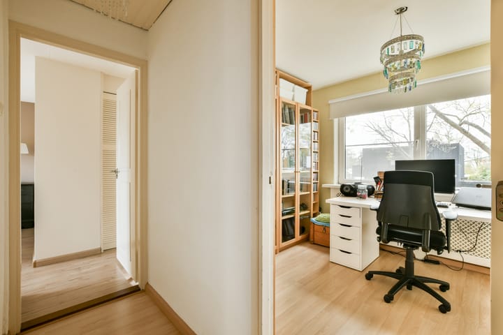 Photo 19 of Réaumurstraat 13