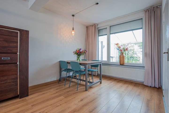 Foto 9 van Esdoornlaan 7