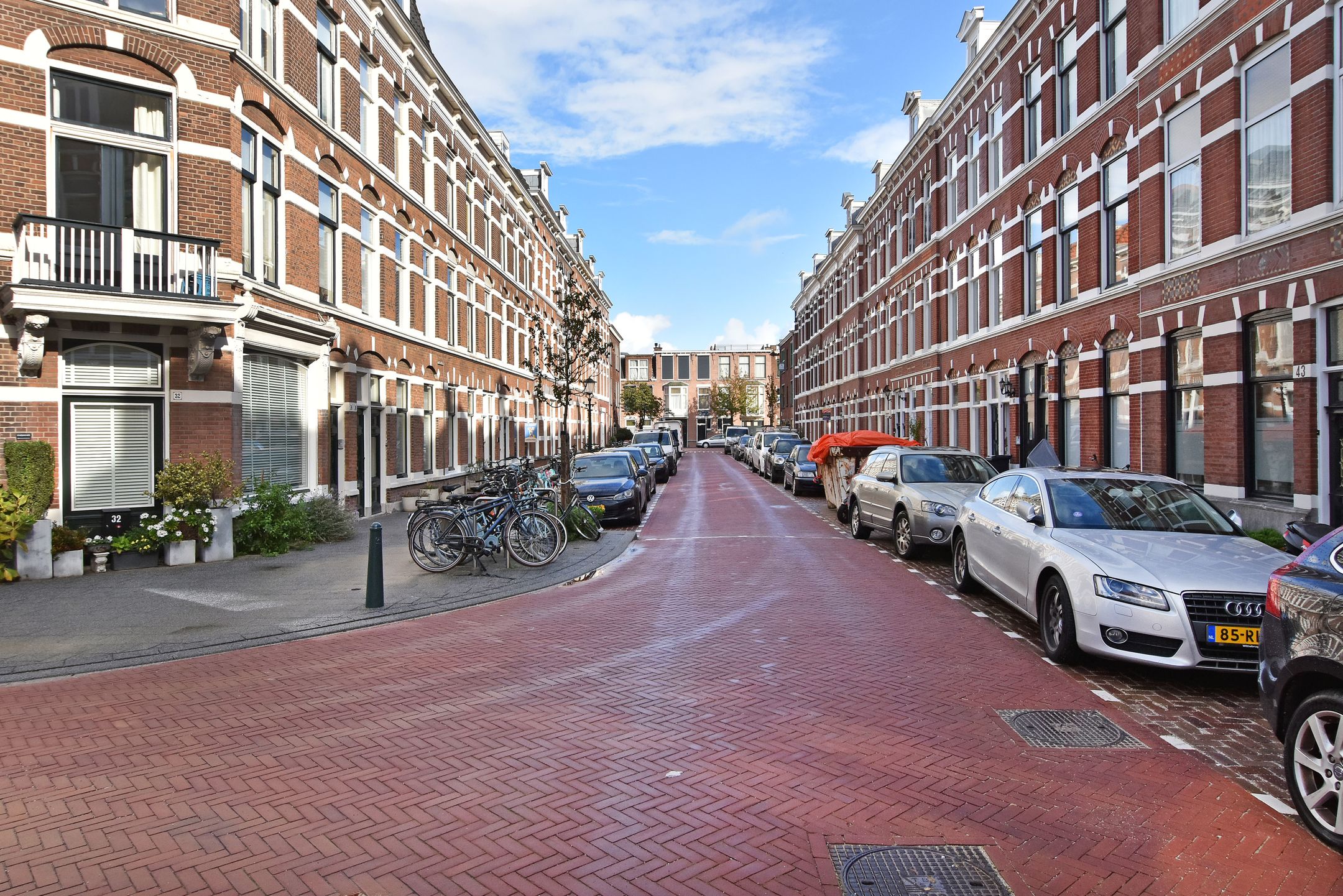 Photo 6 of Rijklof van Goensstraat 33-A