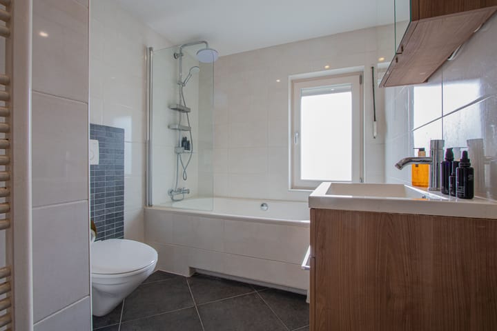 Foto 15 van Esdoornlaan 7