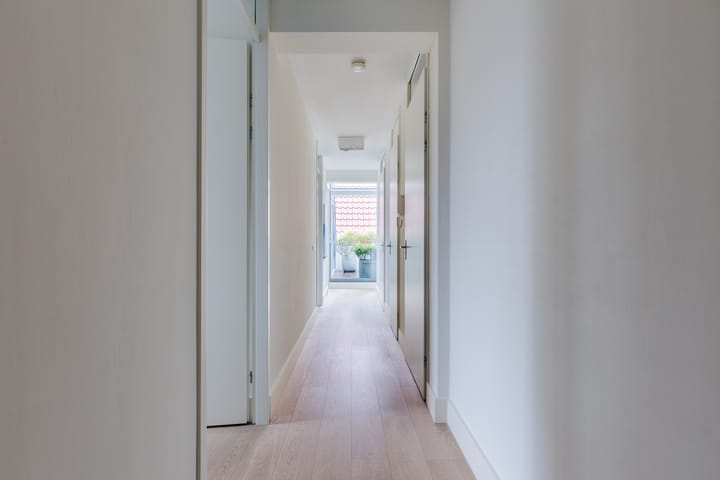 Foto 9 van Hermitage 64