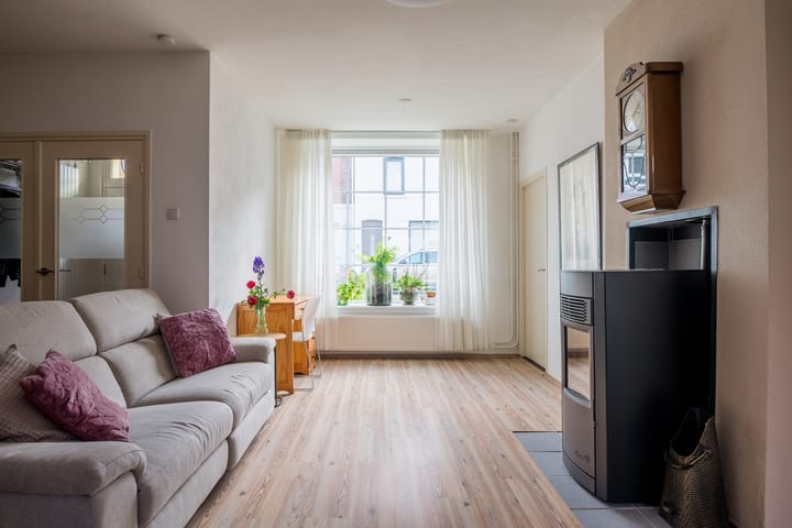 Photo 6 of Dolmansstraat 46