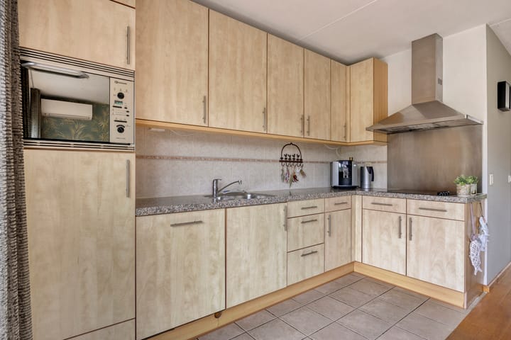 Foto 15 van Roodeschoolstraat 34