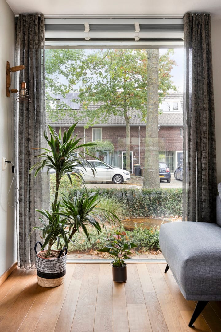 Foto 10 van Roodeschoolstraat 34