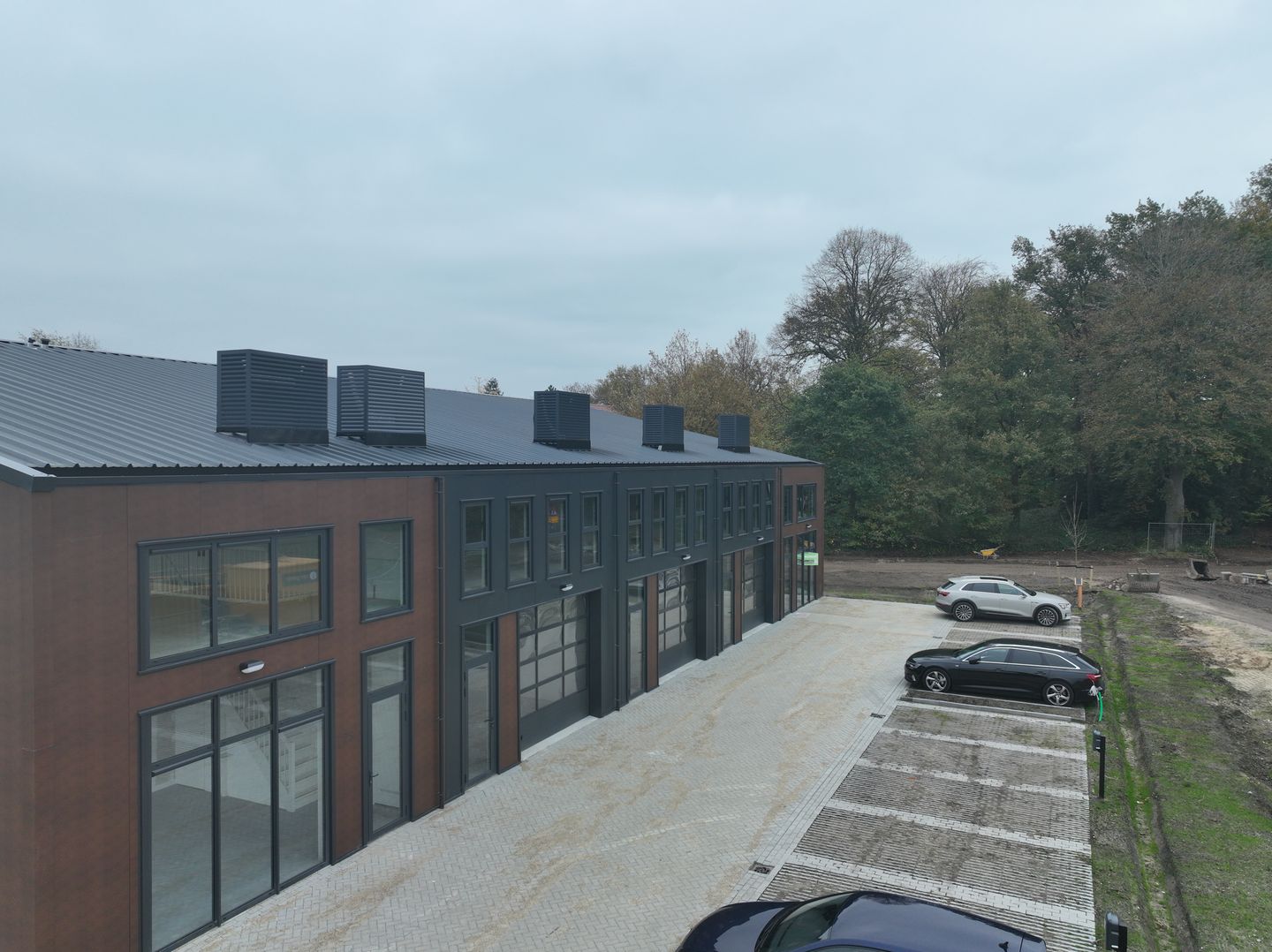 Bekijk foto 2 van De Dynamo 79