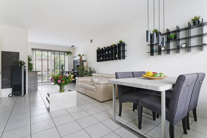 Photo 10 of Simon de Vliegerlaan 36-A