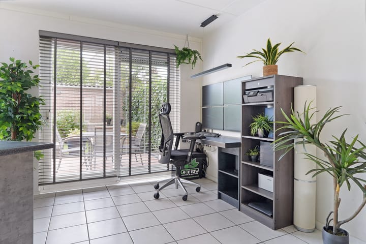 Photo 11 of Simon de Vliegerlaan 36-A