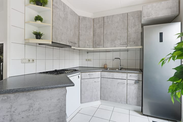 Photo 13 of Simon de Vliegerlaan 36-A