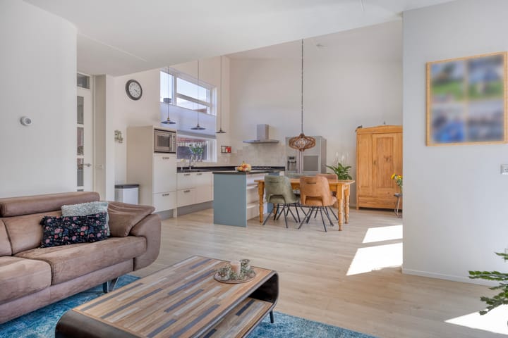 Foto 2 van Regenboog 9