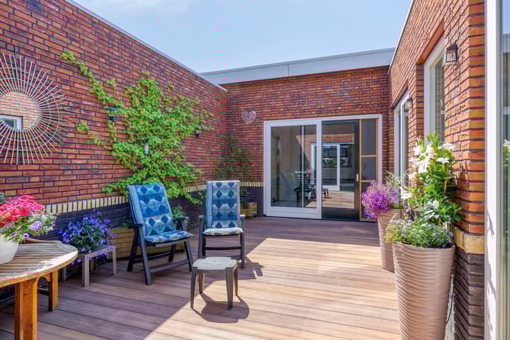 Foto 12 van Regenboog 9