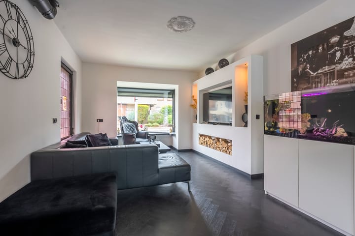 Photo 4 of Heiveldstraat 61