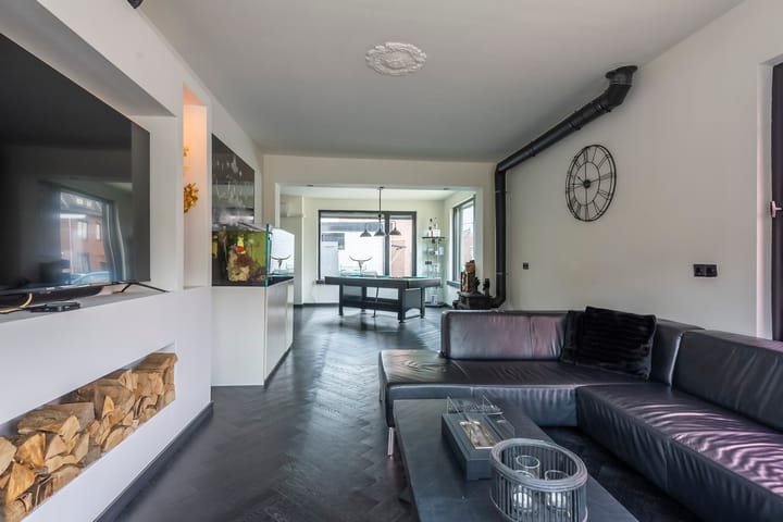 Photo 5 of Heiveldstraat 61