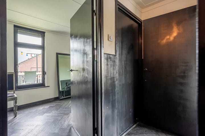 Photo 14 of Heiveldstraat 61