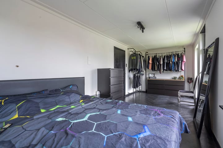 Photo 15 of Heiveldstraat 61