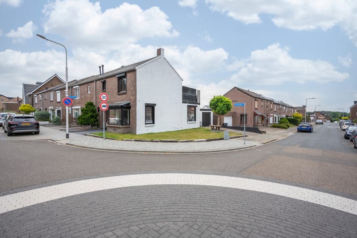 Photo 20 of Heiveldstraat 61