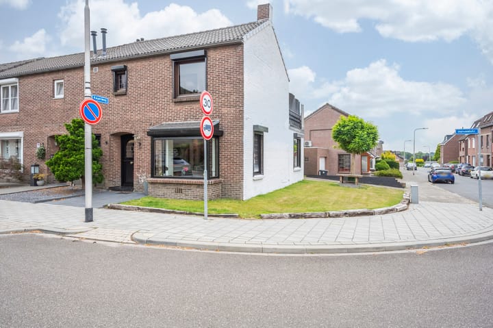 Photo 22 of Heiveldstraat 61