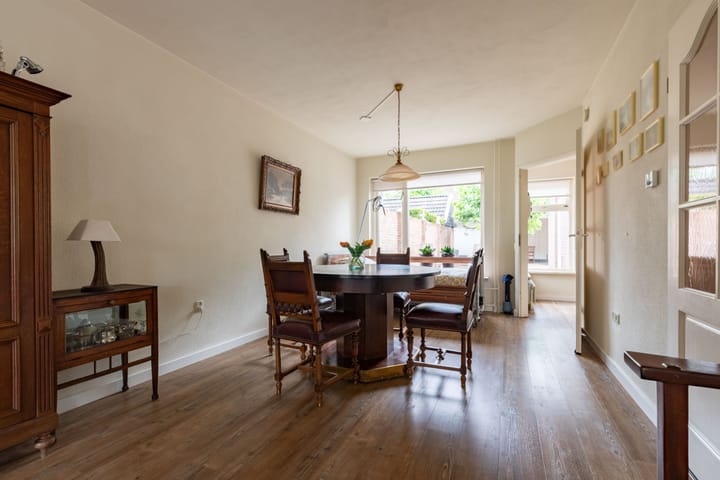 Photo 11 of Van Effrinkstraat 23