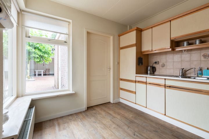 Photo 15 of Van Effrinkstraat 23