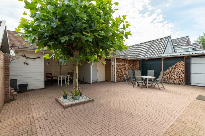 Photo 36 of Van Effrinkstraat 23