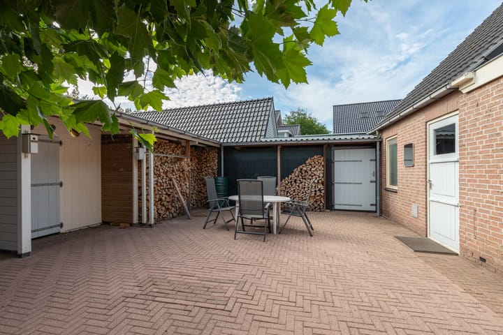 Photo 38 of Van Effrinkstraat 23