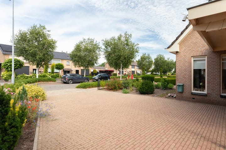 Photo 39 of Van Effrinkstraat 23