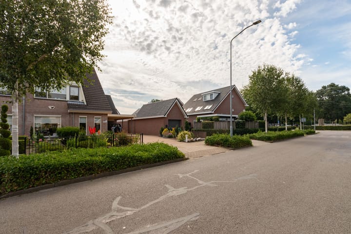 Photo 40 of Van Effrinkstraat 23