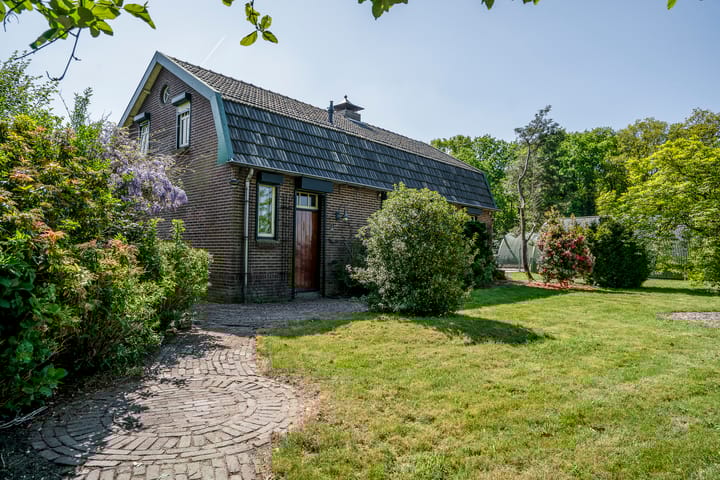 Photo 1 of Eikenlaan 32