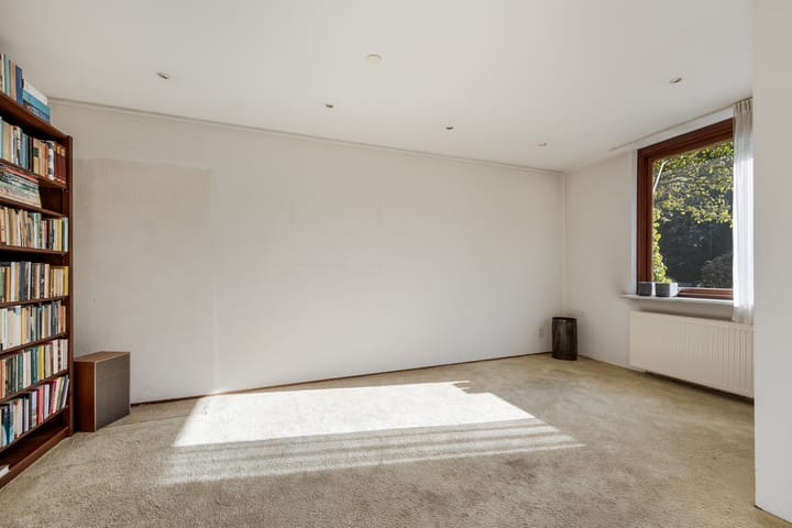 Photo 7 of Alpenroos 6