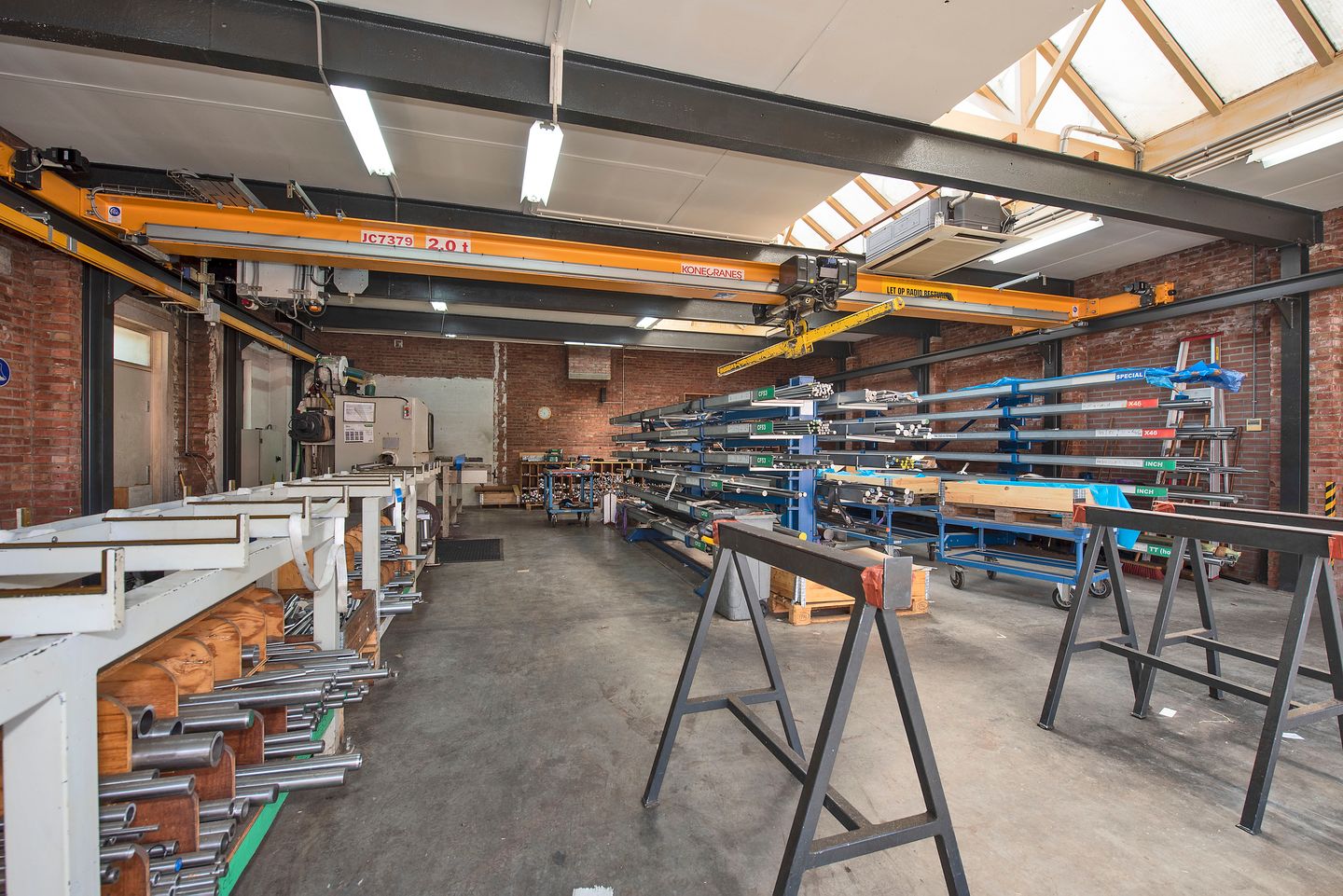 Bekijk foto 2 van IJsbaanweg 91