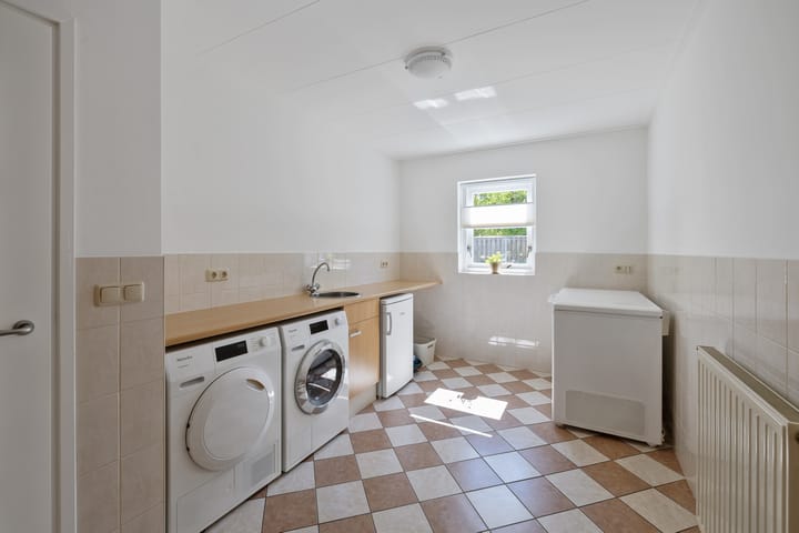 Foto 19 van de Essenbree 70