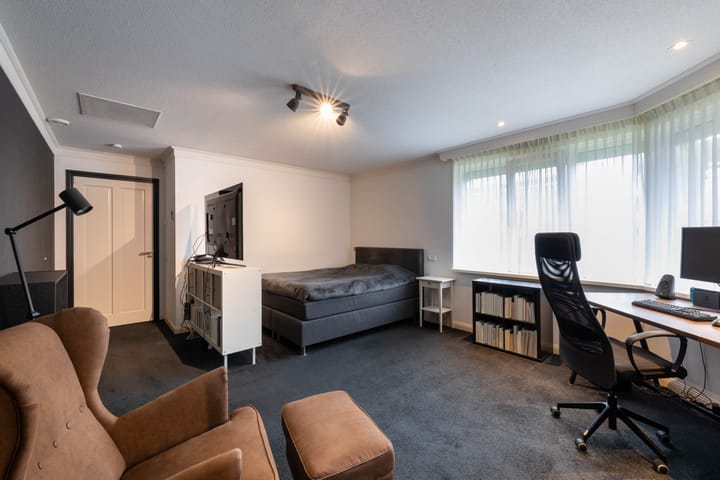 Photo 16 of Andreas Schelfhoutstraat 19