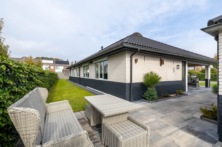 Photo 24 of Andreas Schelfhoutstraat 19