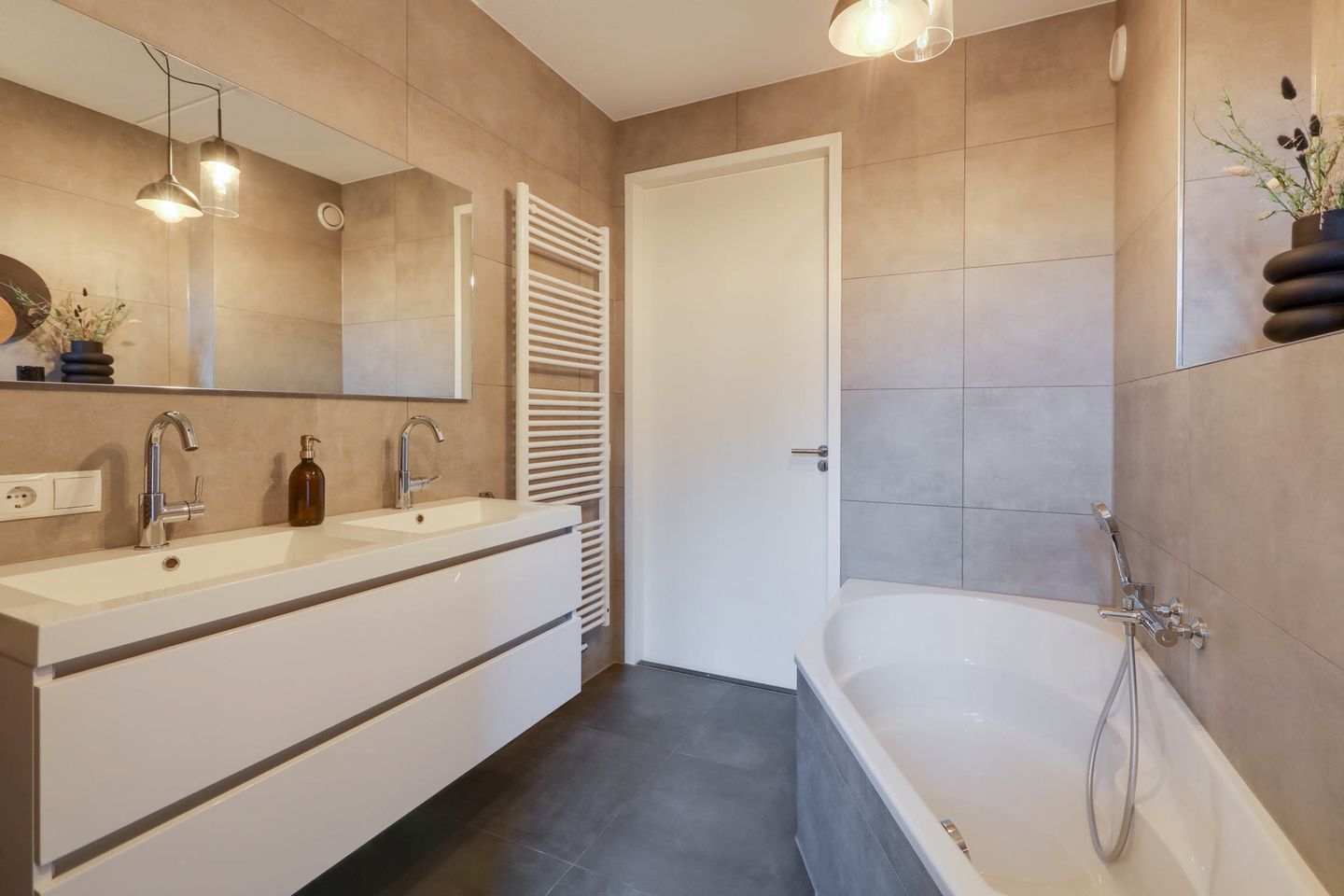 Foto 44 van Nachtegaalstraat 4