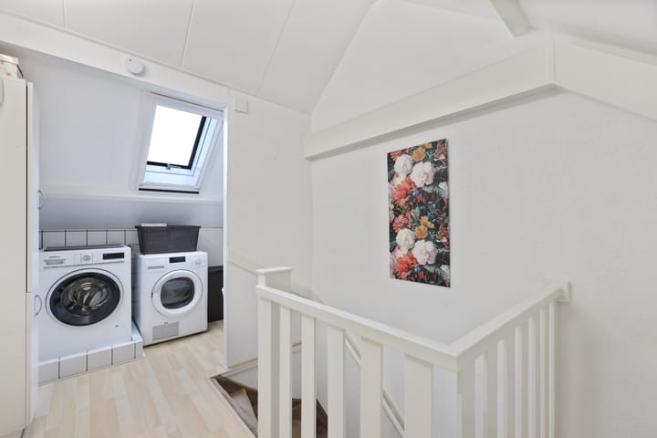 Photo 21 of Jan Ligthartstraat 116