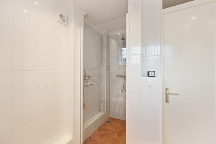 Photo 19 of Jan Ligthartstraat 116