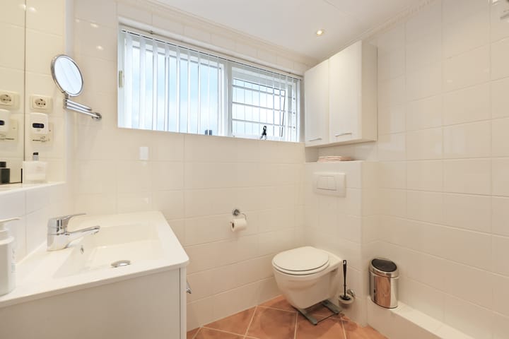 Photo 18 of Jan Ligthartstraat 116