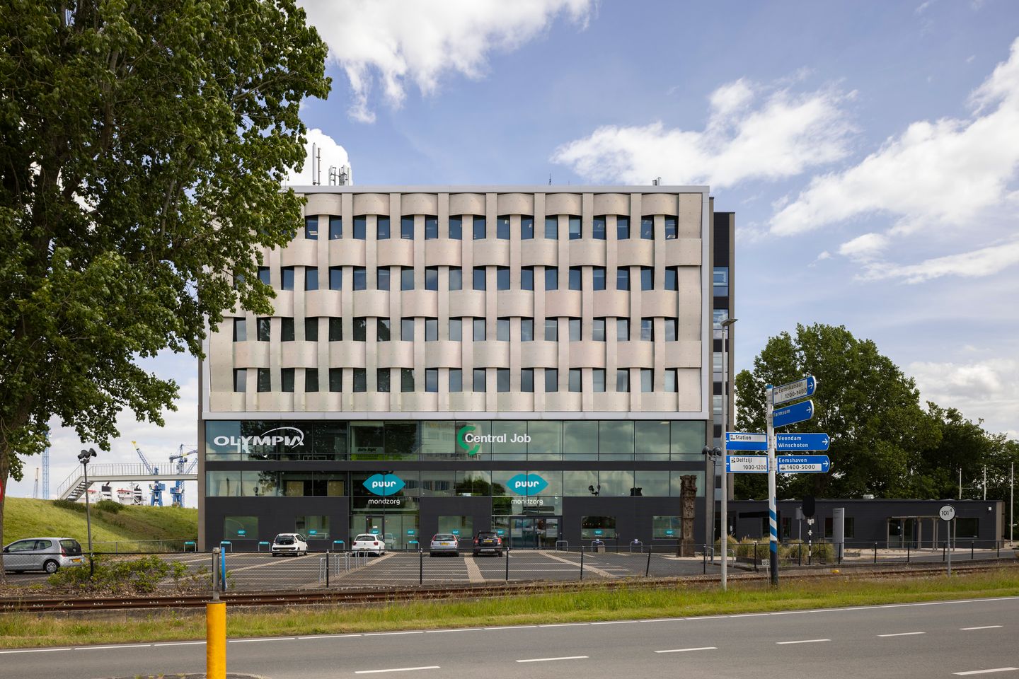 Bekijk foto 1 van Duurswoldlaan 2